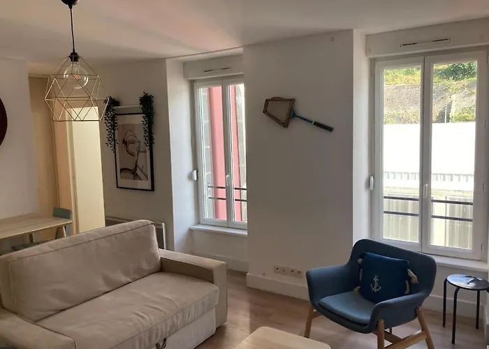 Appartement 1 Chambre Proximite Port De Commerce Et Gare Sncf